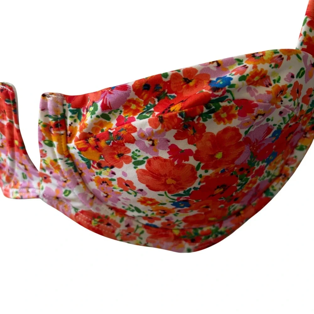 Monday Swimwear Clovelly V-Wire Balconette Bikini Top Red Floral Petit Fleur NWT